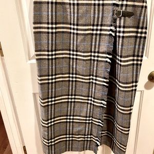 Burberry wool wrap around skirt